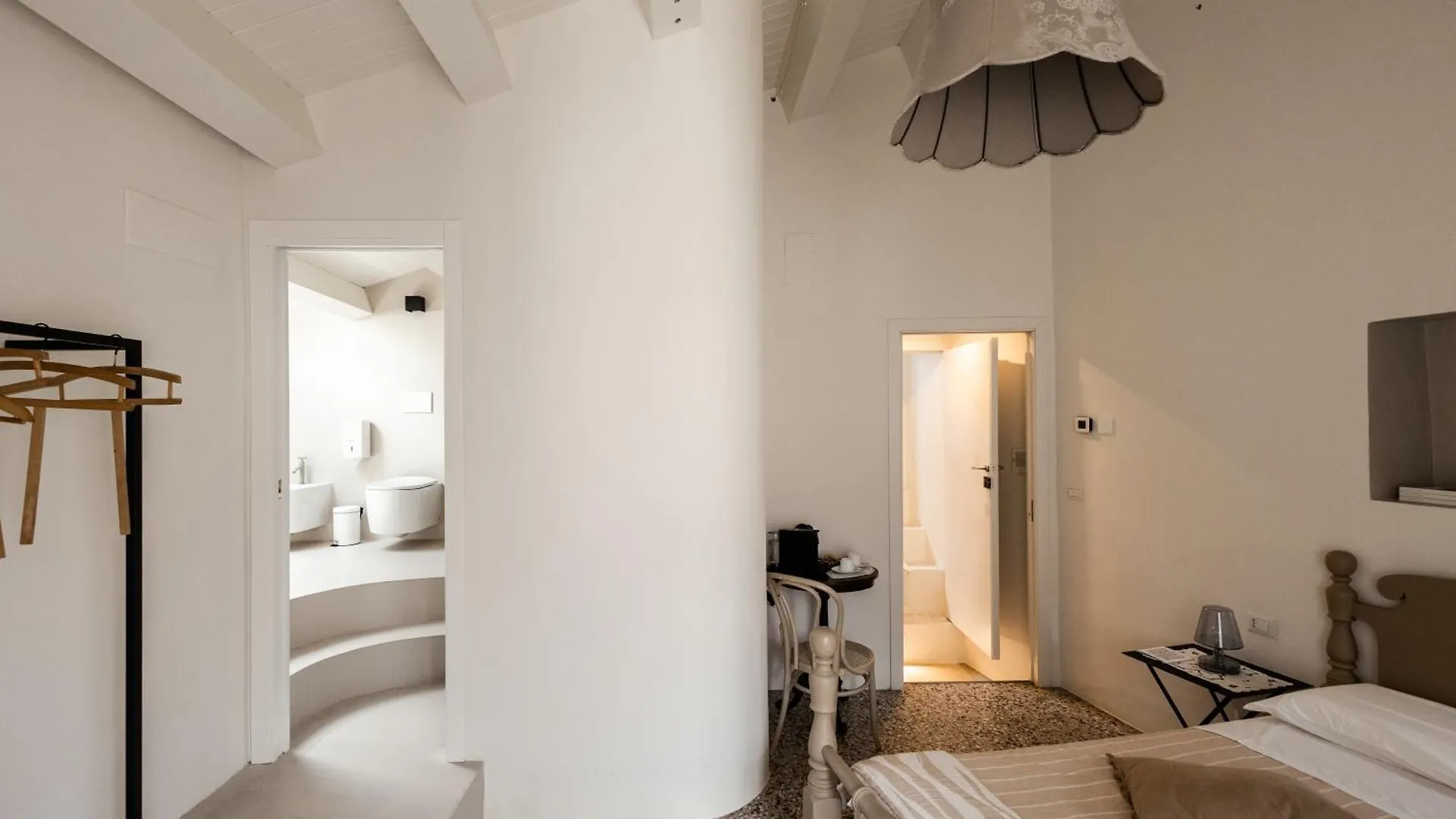Bianko Ecochic & L'Angolo Di Levante Enna 3*,