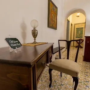 Domus Bed and breakfast