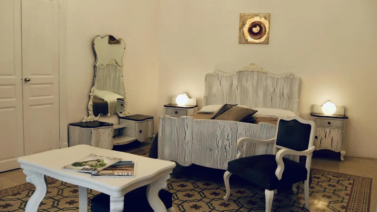 Nocleg ze śniadaniem Bed and Breakfast Bianko EcoChic Enna